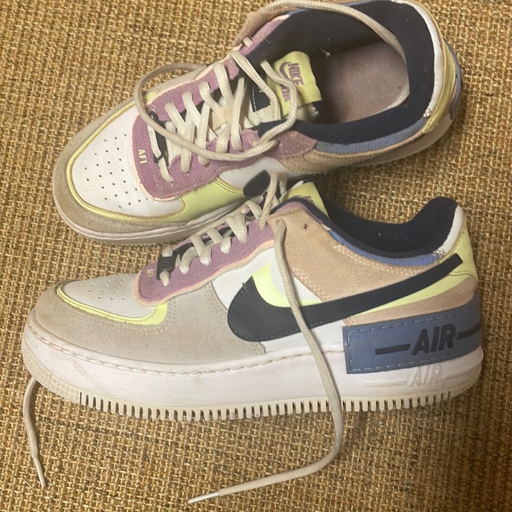 NIKE SHOES